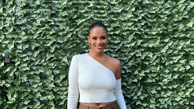Kamie Crawford SI Swimsuit Rookie Announcement 2